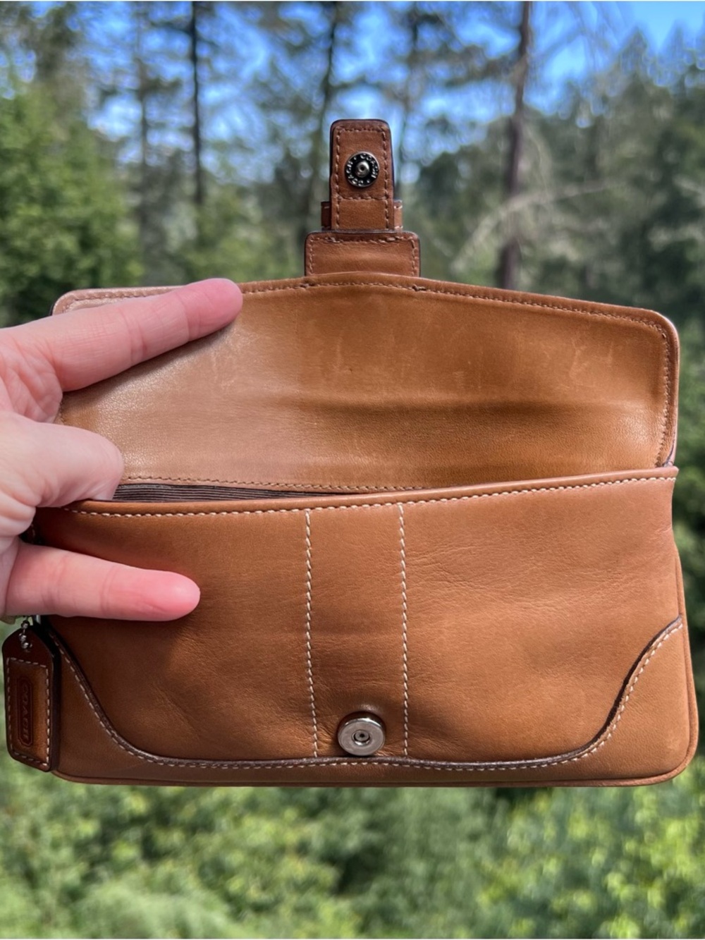 COACH VINTAGE Brown Leather Clutch with Wallet Closing Flap and Tassel AUTHENTIC - Picture 4 of 13